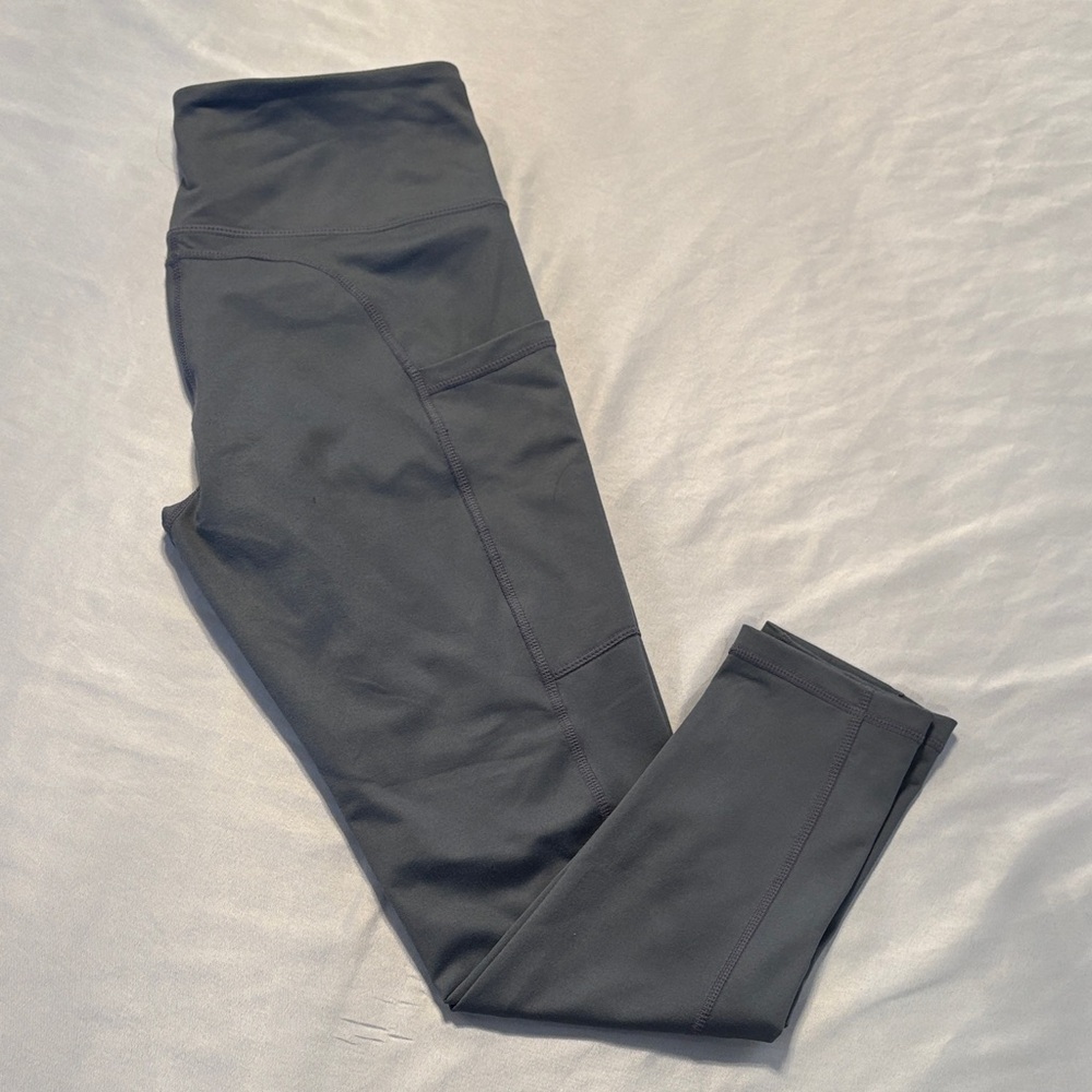 Zella Gray Cropped Leggings